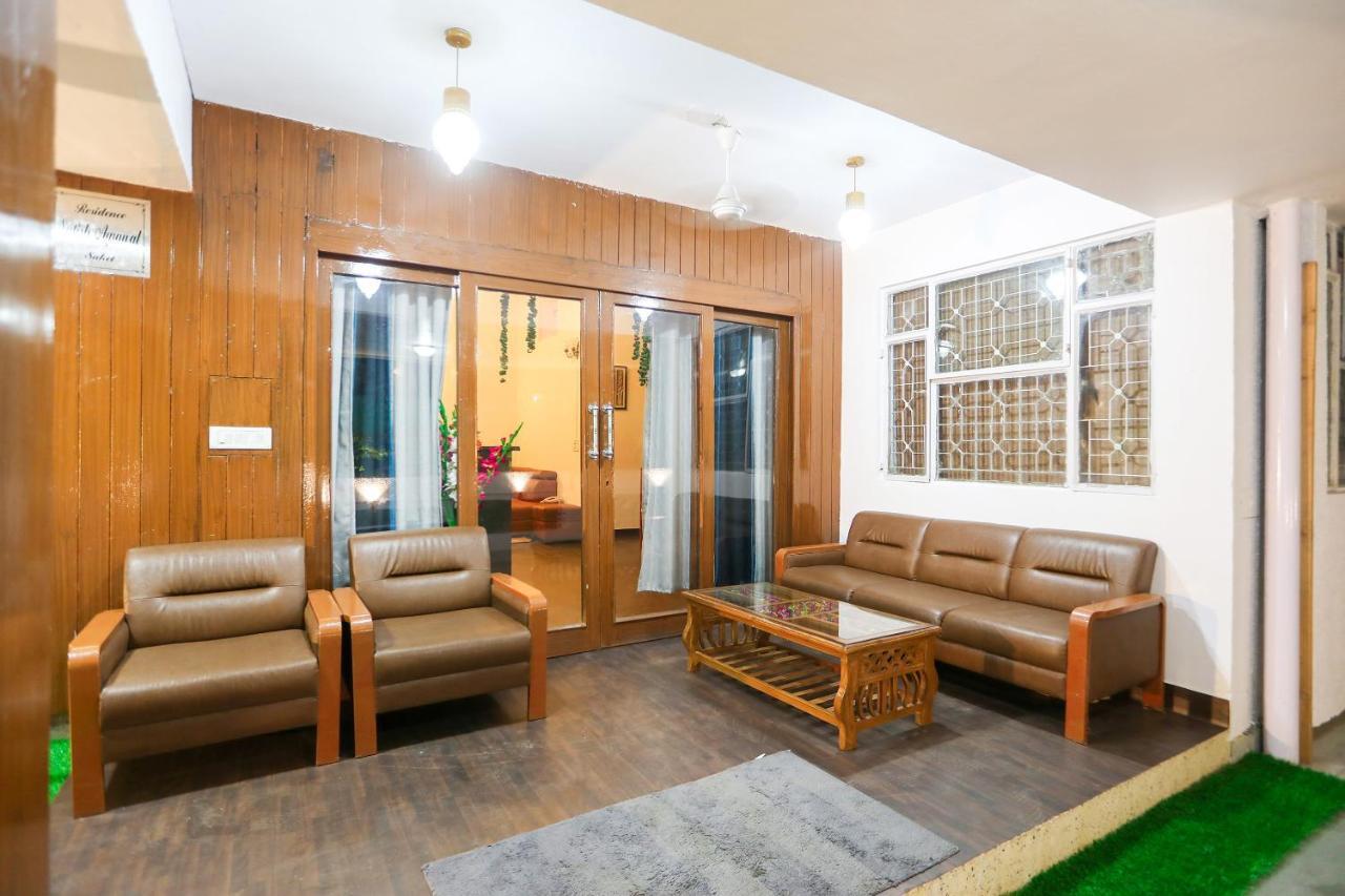 Oyo 62702 Golden Home Stay New Delhi Bagian luar foto
